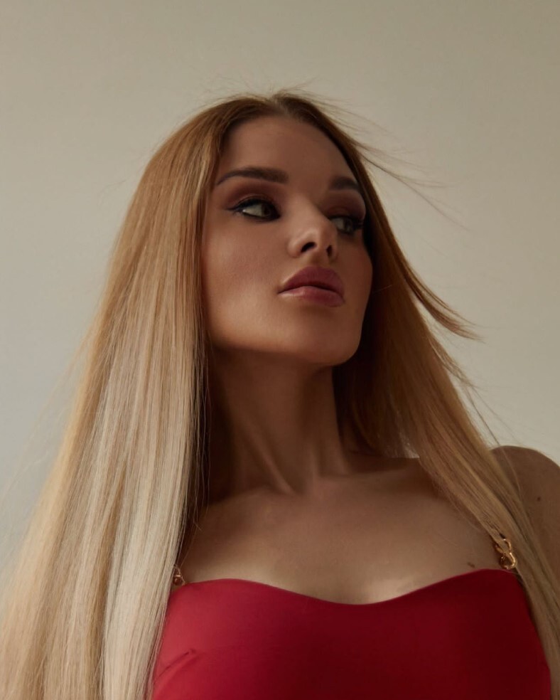 Путана Аня Блондинка c 10 размером груди у метро Василеостровская Санкт-Петербург Фото - 6