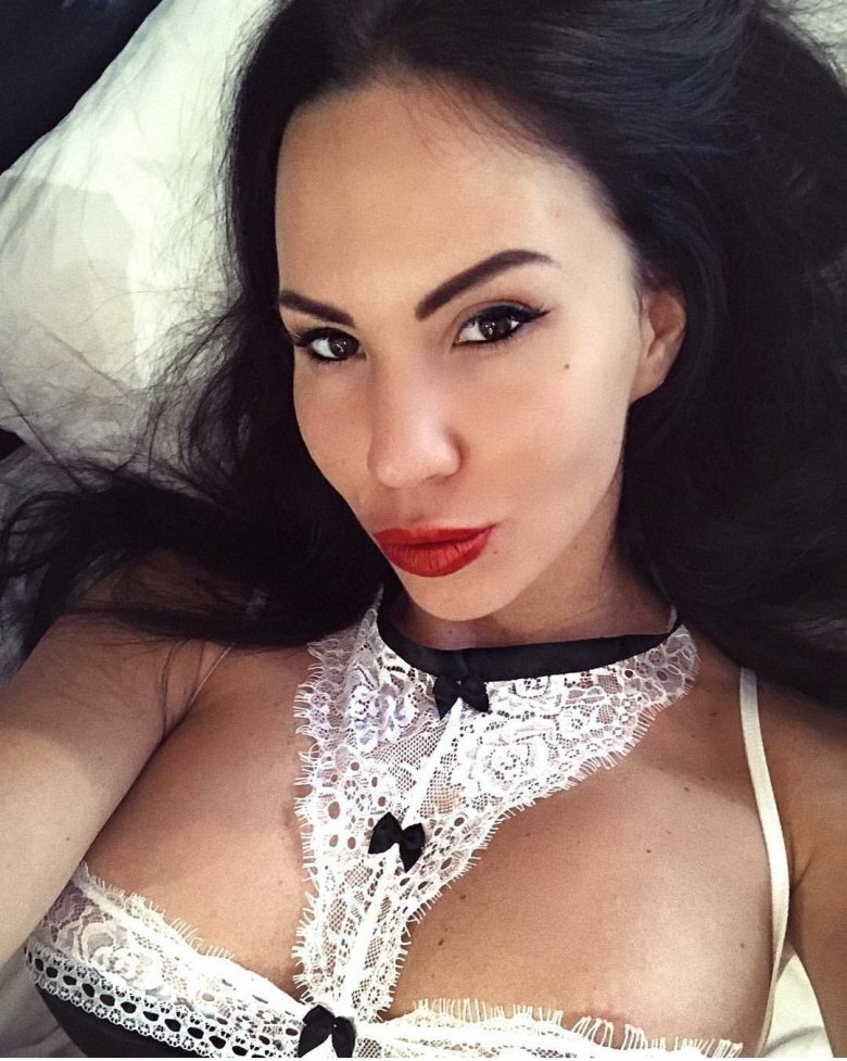 Путана Виктория Брюнетка c 2 размером груди у метро Василеостровская Санкт-Петербург Фото - 4