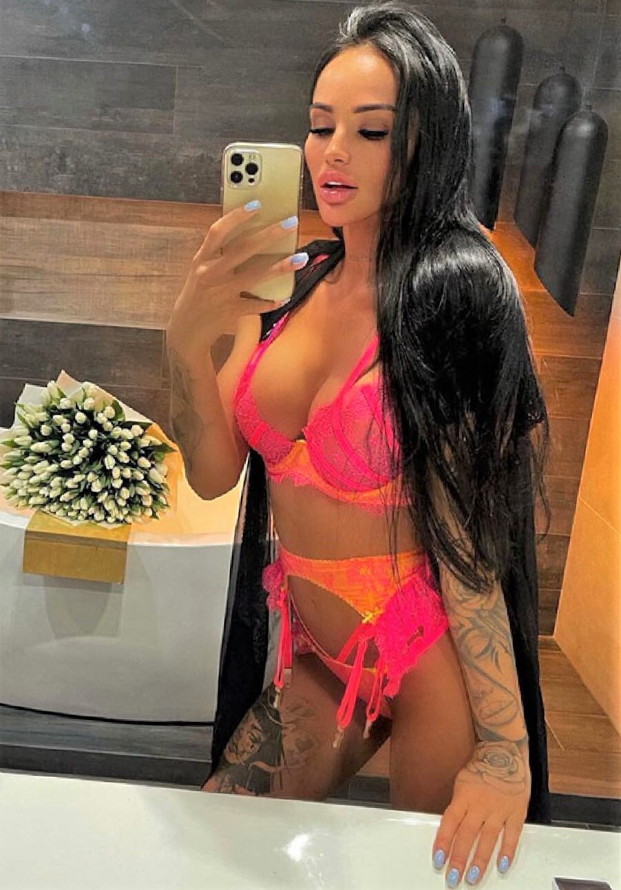 Индивидуалка Ольга Брюнетка c 4 размером груди у метро Невский проспект Санкт-Петербург Фото - 3