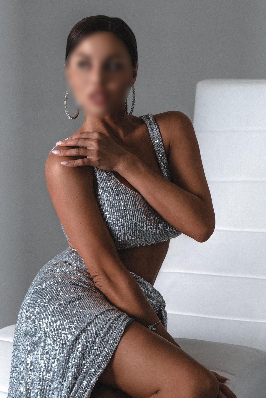 Индивидуалка Варвара Брюнетка c 2 размером груди у метро Фрунзенская Санкт-Петербург Фото - 1