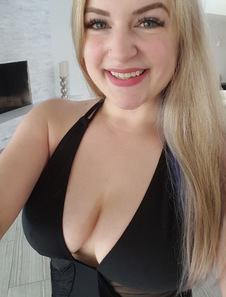 Путана Эля Блондинка c 3 размером груди у метро Парнас Санкт-Петербург Фото - 7