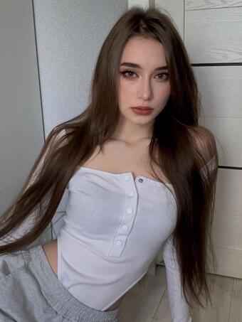 Проститутка Питера Линда, у метро Невский проспект