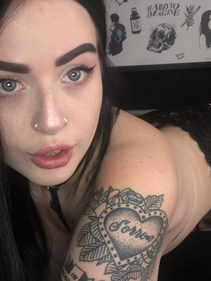 Путана Вика Брюнетка c 3 размером груди у метро Парнас Санкт-Петербург Фото - 3