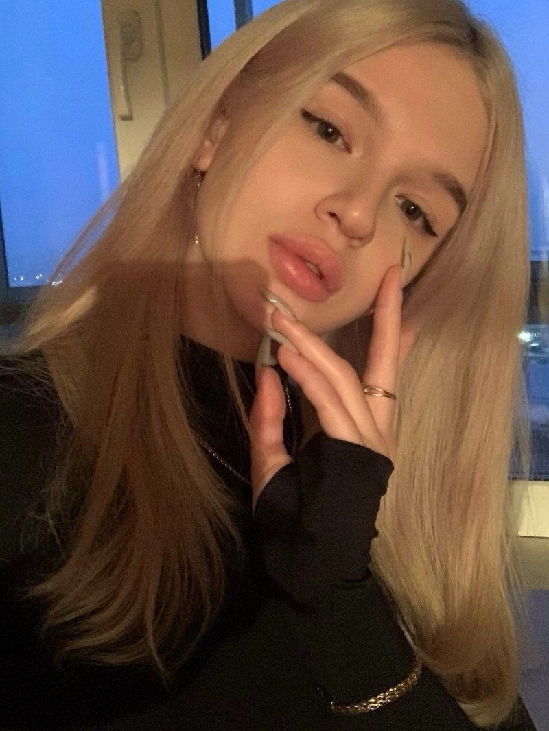 Путана Надя Блондинка c 3 размером груди у метро Обухово Санкт-Петербург Фото - 2