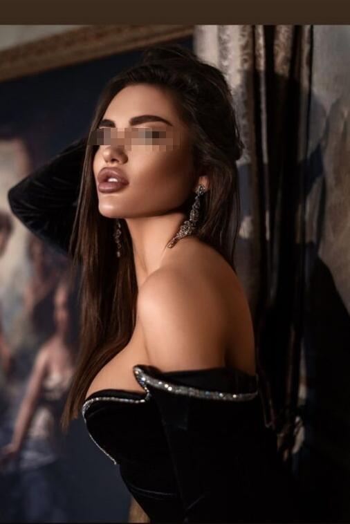 Путана Лариса Брюнетка c 2 размером груди у метро Кировский Завод Санкт-Петербург Фото - 2