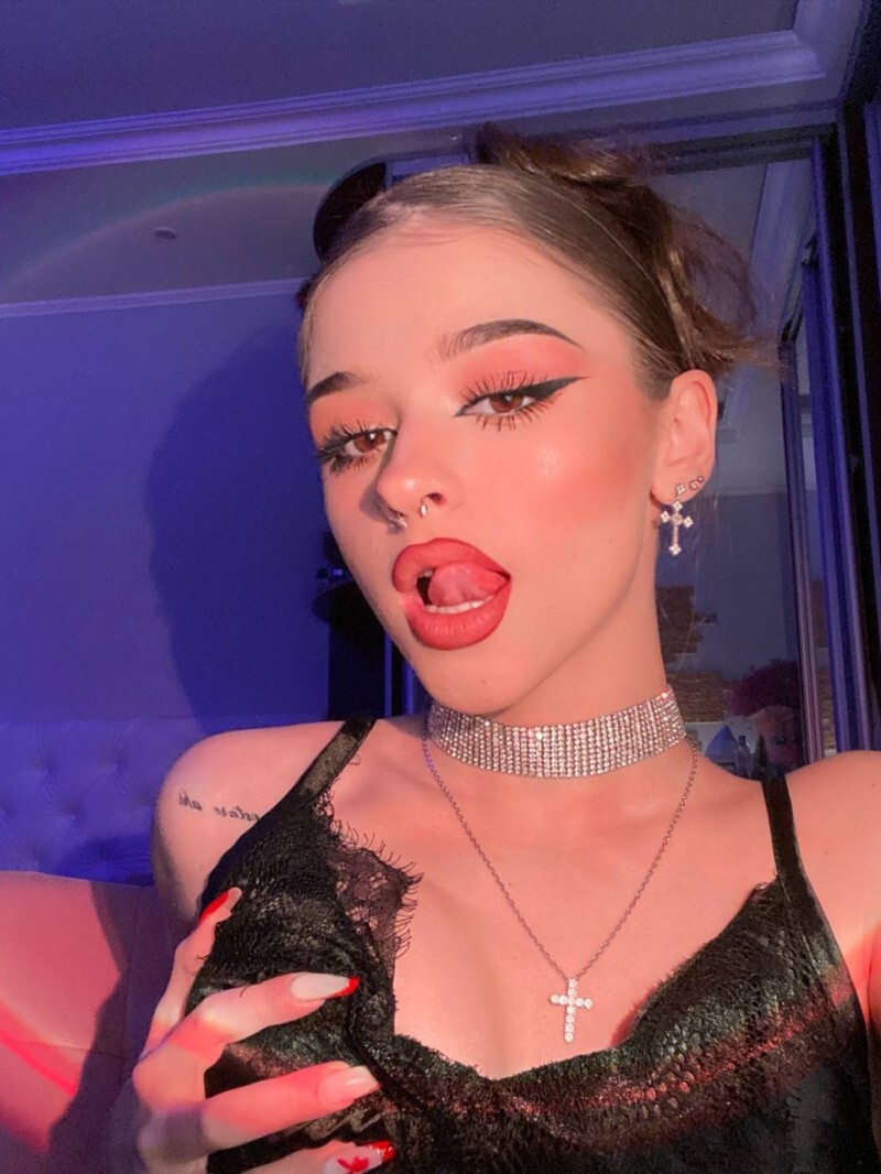 Путана Мелодия Шатенка c 2 размером груди у метро Ленинский Проспект Санкт-Петербург Фото - 2