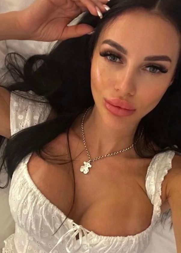 Путана Ая Брюнетка c 3 размером груди у метро Василеостровская Санкт-Петербург Фото - 1