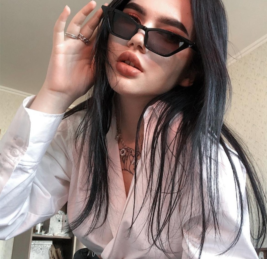 Путана Уля Брюнетка c 2 размером груди у метро Чернышевская Санкт-Петербург Фото - 2