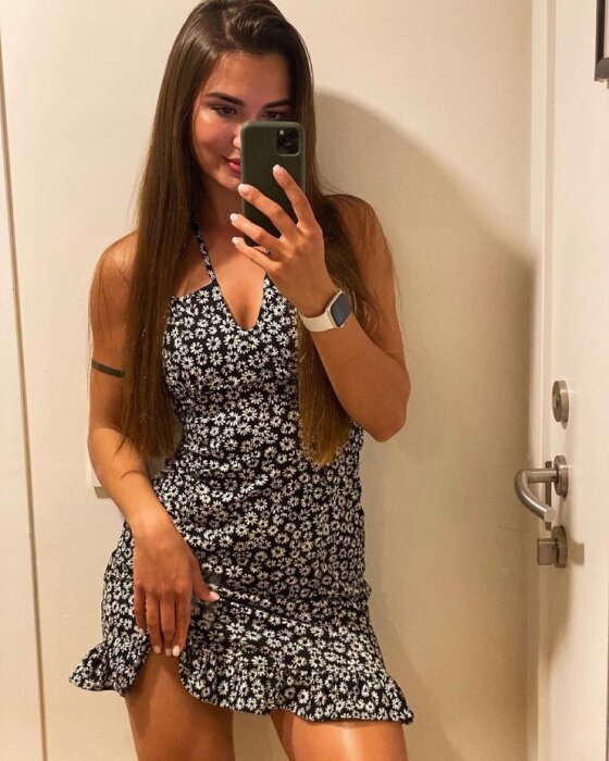 Путана Чила Блондинка c 2 размером груди у метро Чернышевская Санкт-Петербург Фото - 1