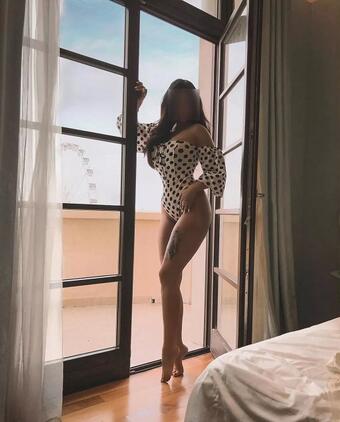 Проститутка Питера Аленка, у метро Московская