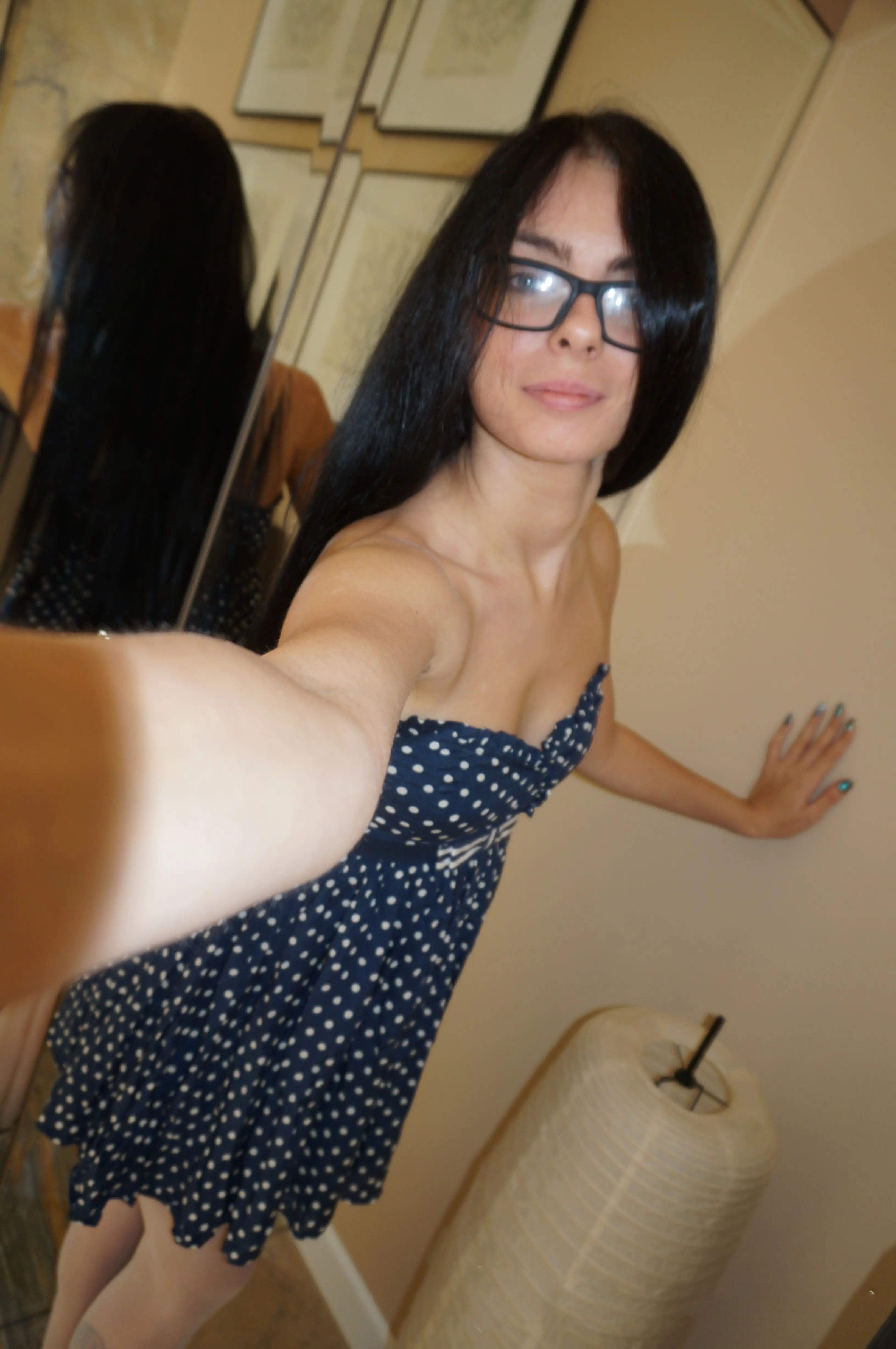 Путана Лилия Брюнетка c 2 размером груди у метро Горьковская Санкт-Петербург Фото - 2