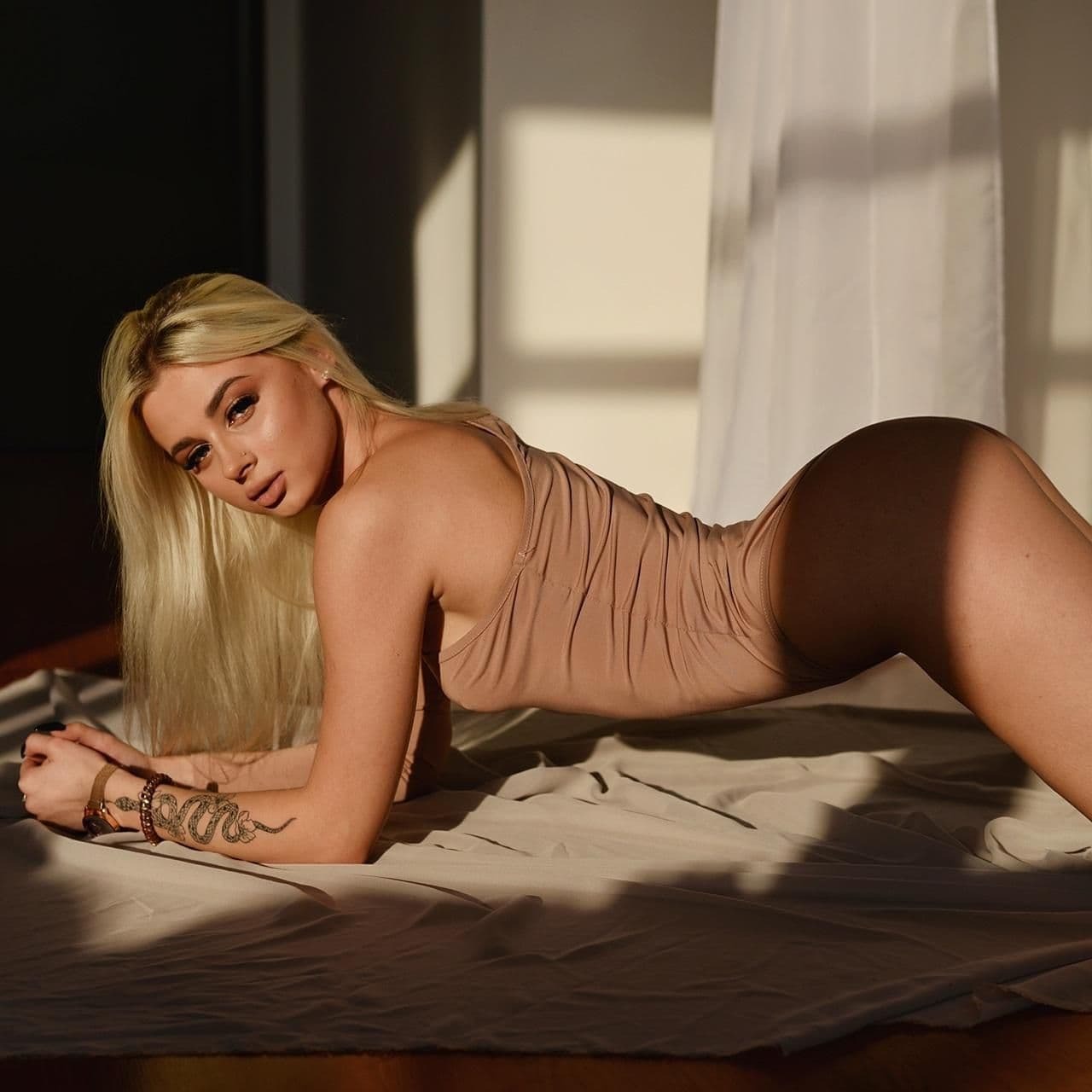 Путана Марина Блондинка c 1 размером груди у метро Ладожская Санкт-Петербург Фото - 4